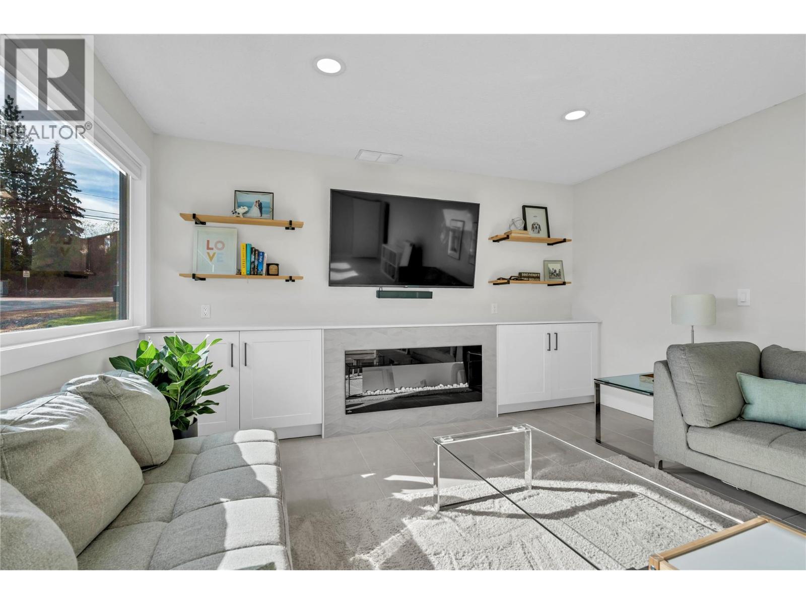  3904 Dryden Road, Peachland