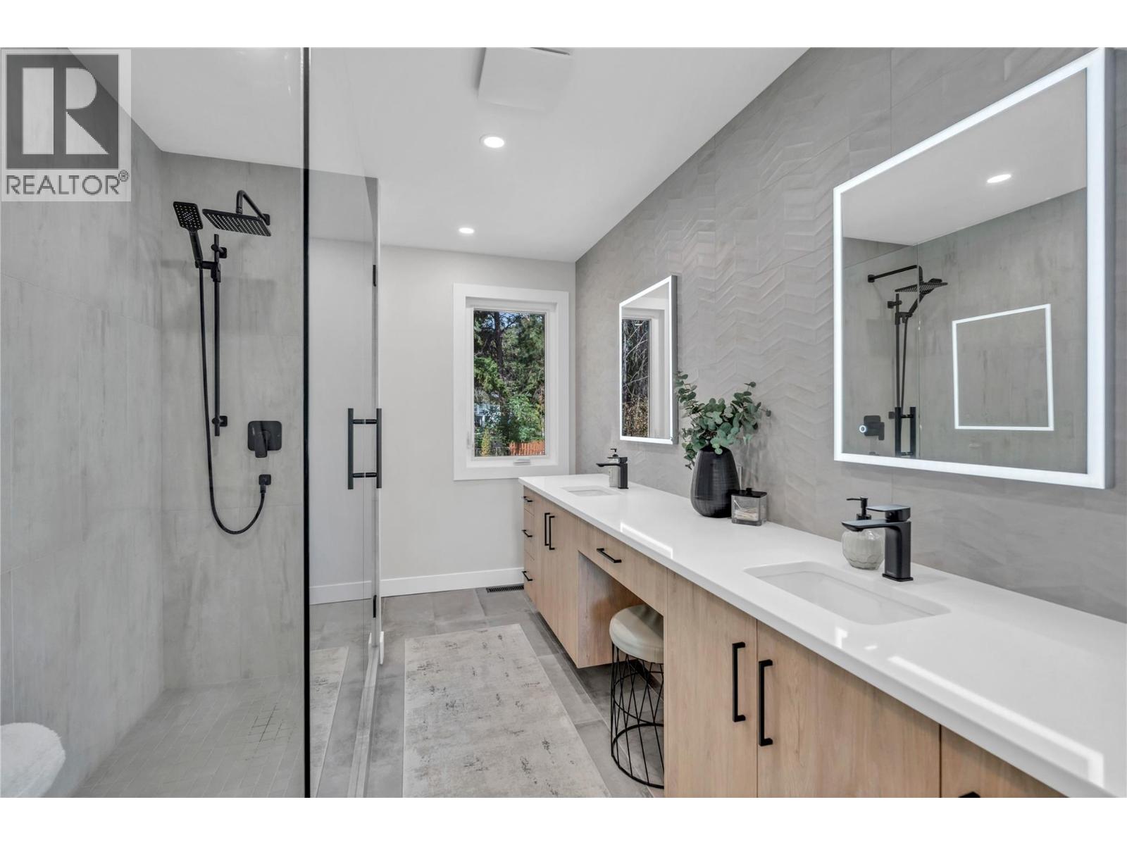  3904 Dryden Road, Peachland