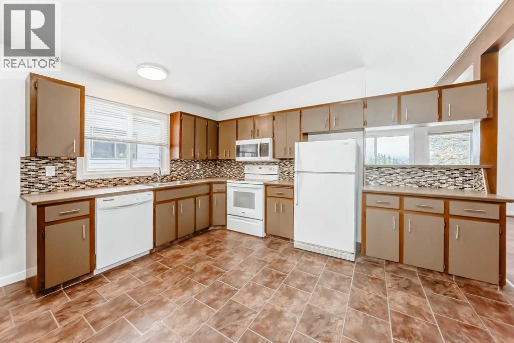 Single Family House 4 Level for Sale in   Street NW Dalhousie Calgary 