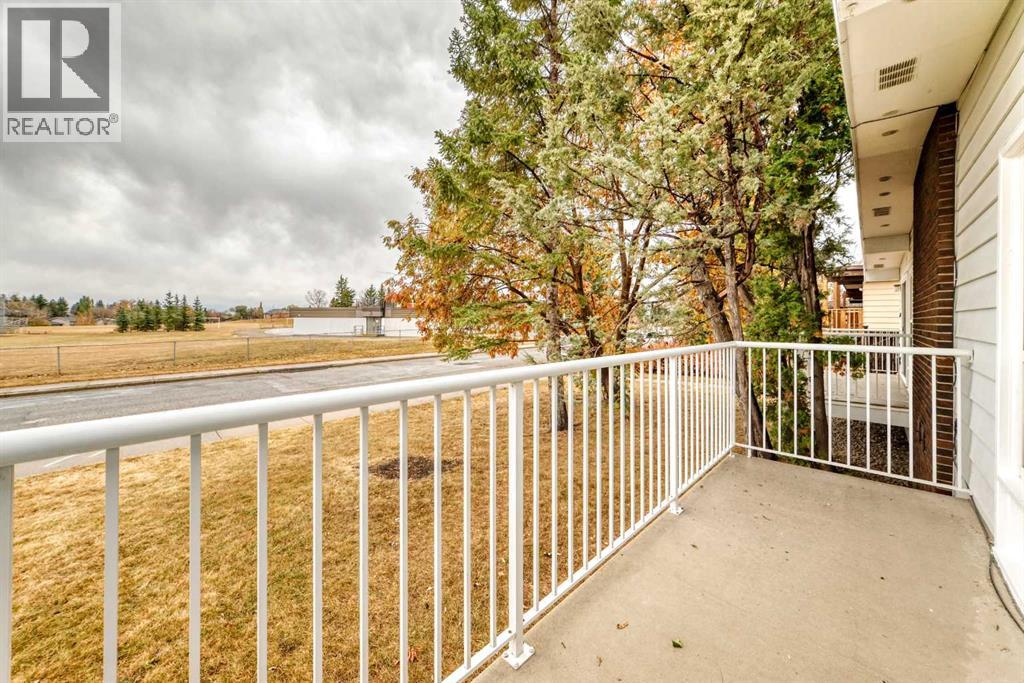 Single Family House 4 Level for Sale in   Street NW Dalhousie Calgary 