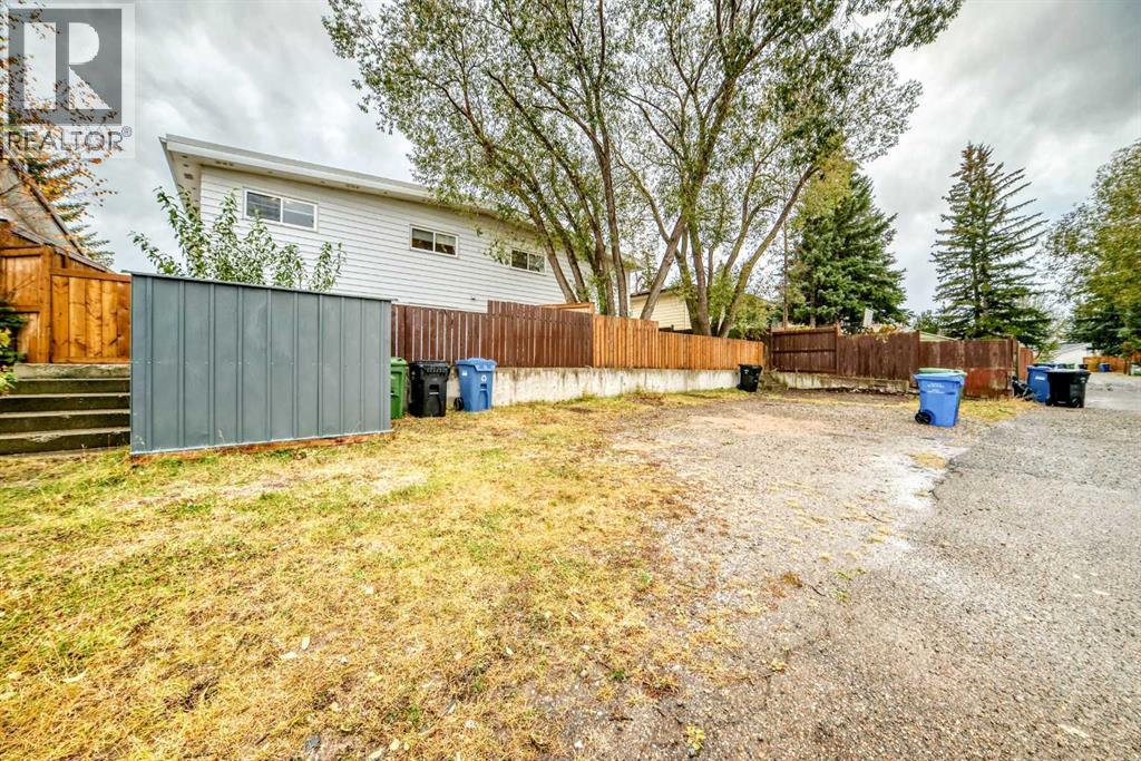 Single Family House 4 Level for Sale in   Street NW Dalhousie Calgary 