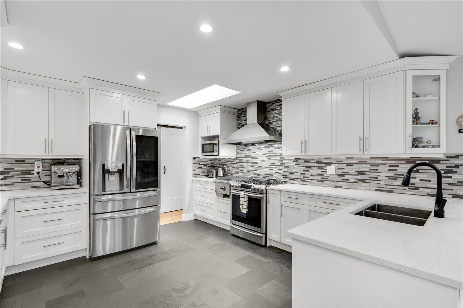 11409 75A Avenue, Delta