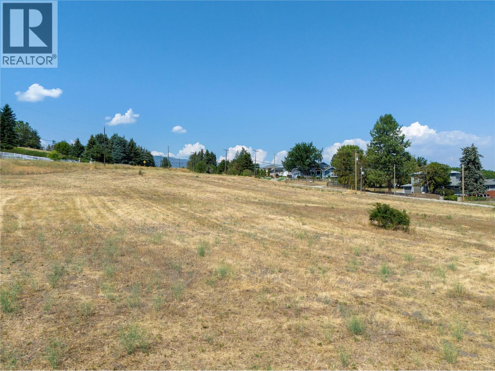  230 Mendenhall Road, Spallumcheen