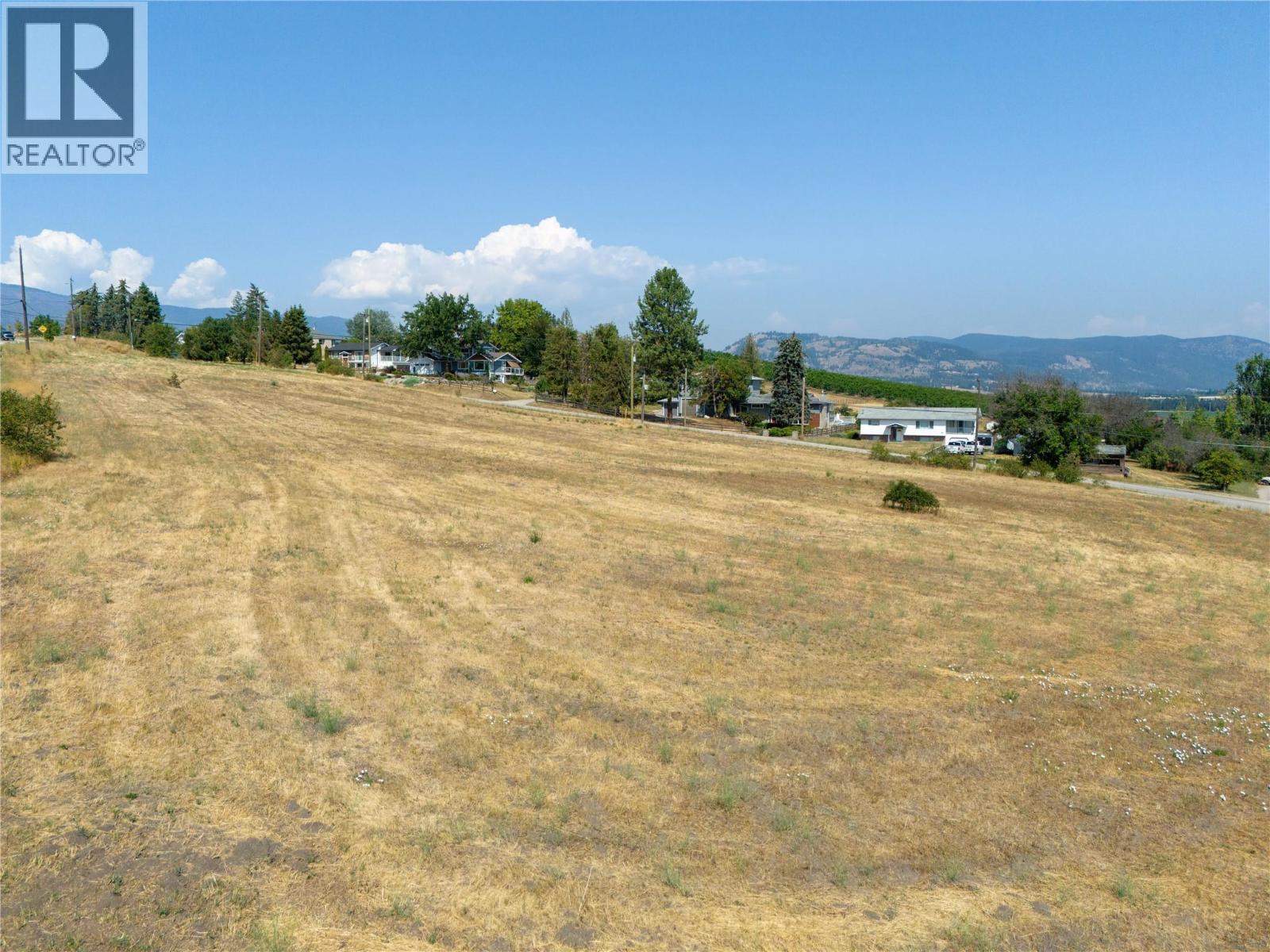  230 Mendenhall Road, Spallumcheen