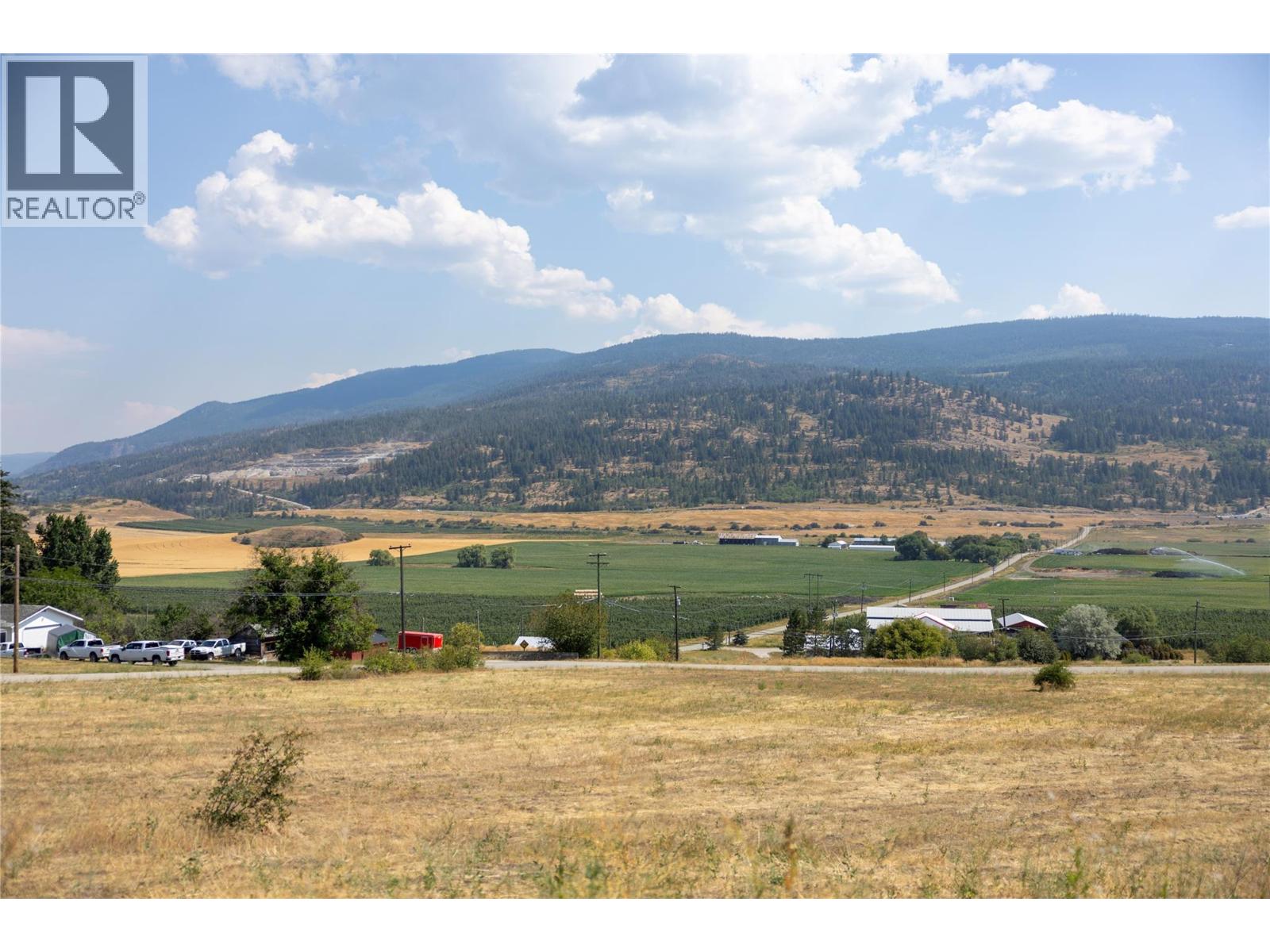  230 Mendenhall Road, Spallumcheen