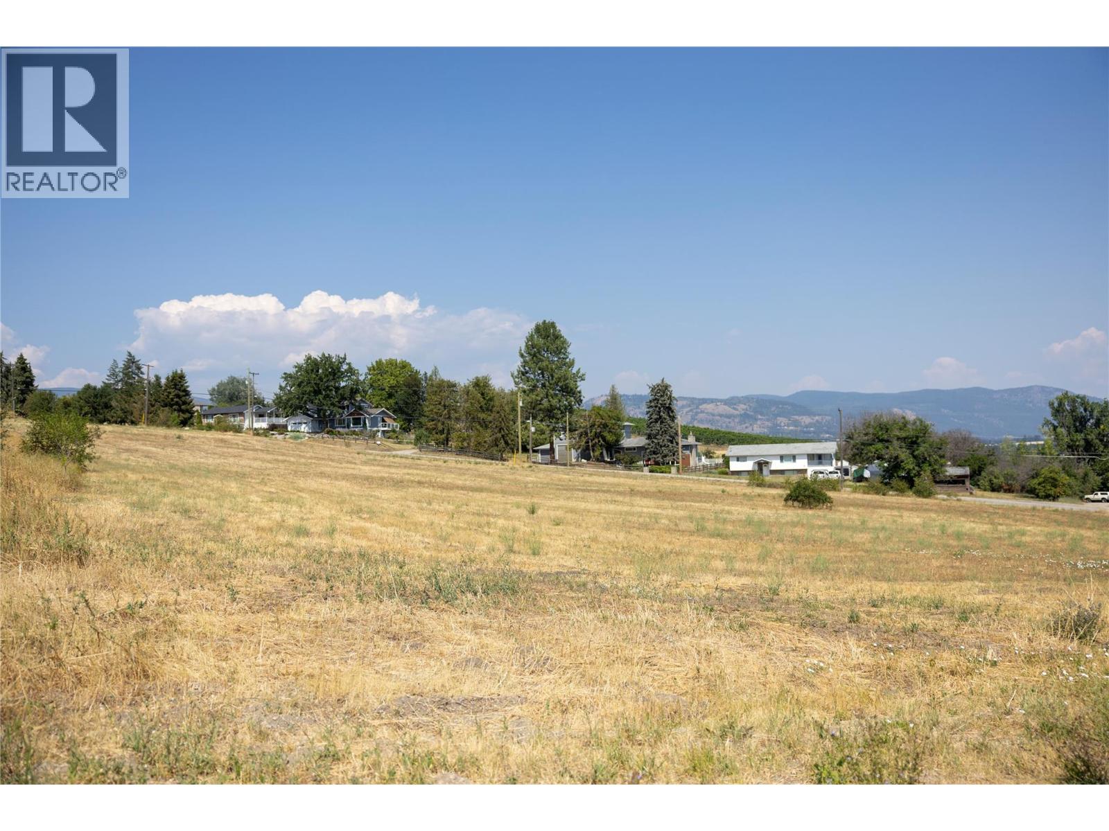  230 Mendenhall Road, Spallumcheen