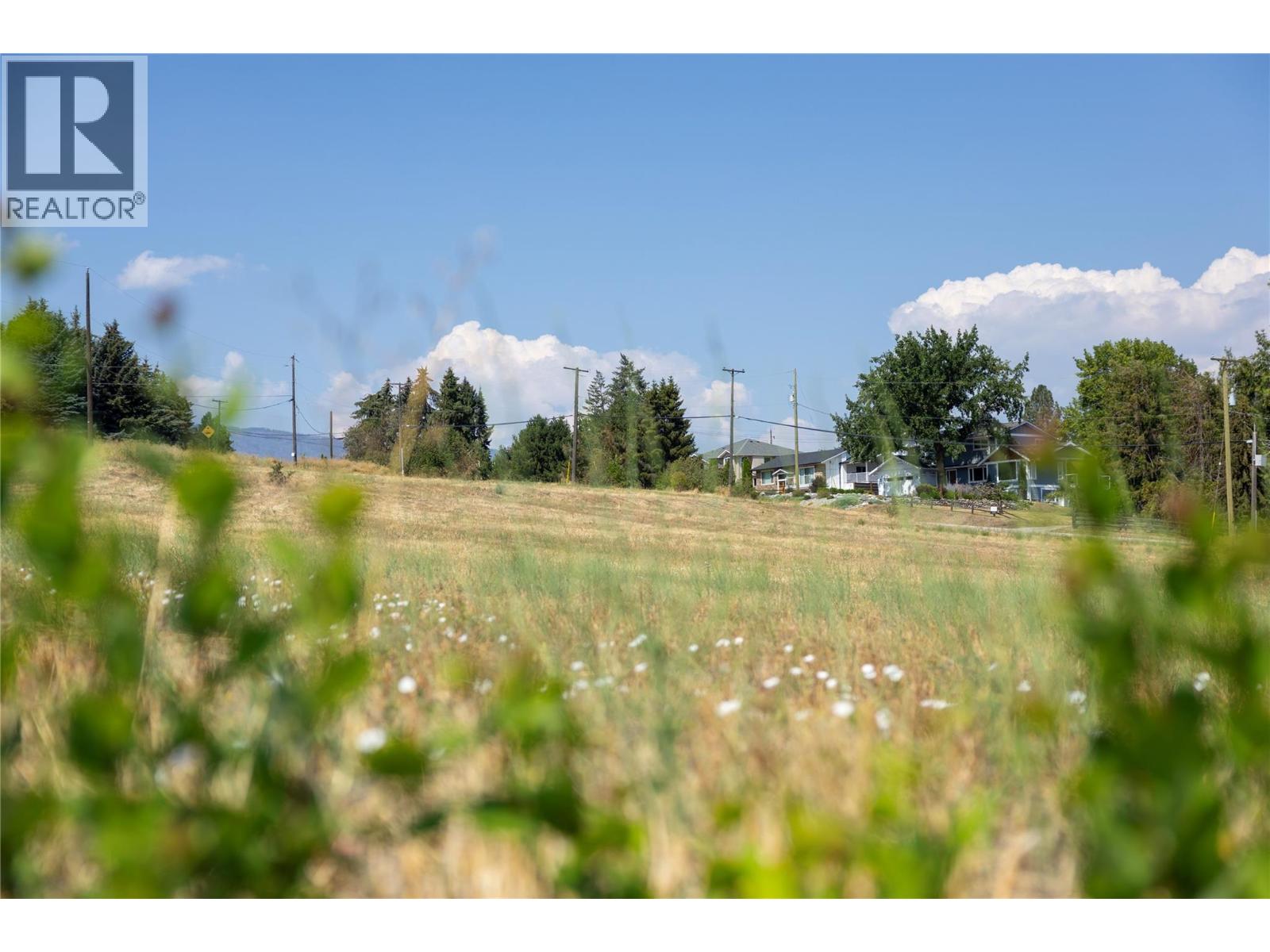  230 Mendenhall Road, Spallumcheen