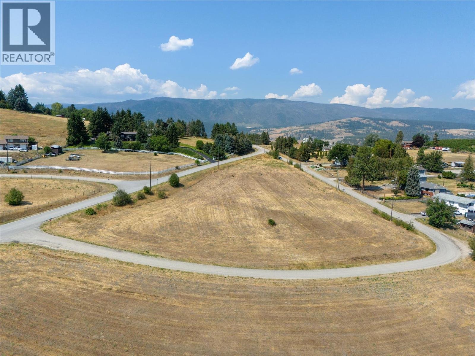  230 Mendenhall Road, Spallumcheen