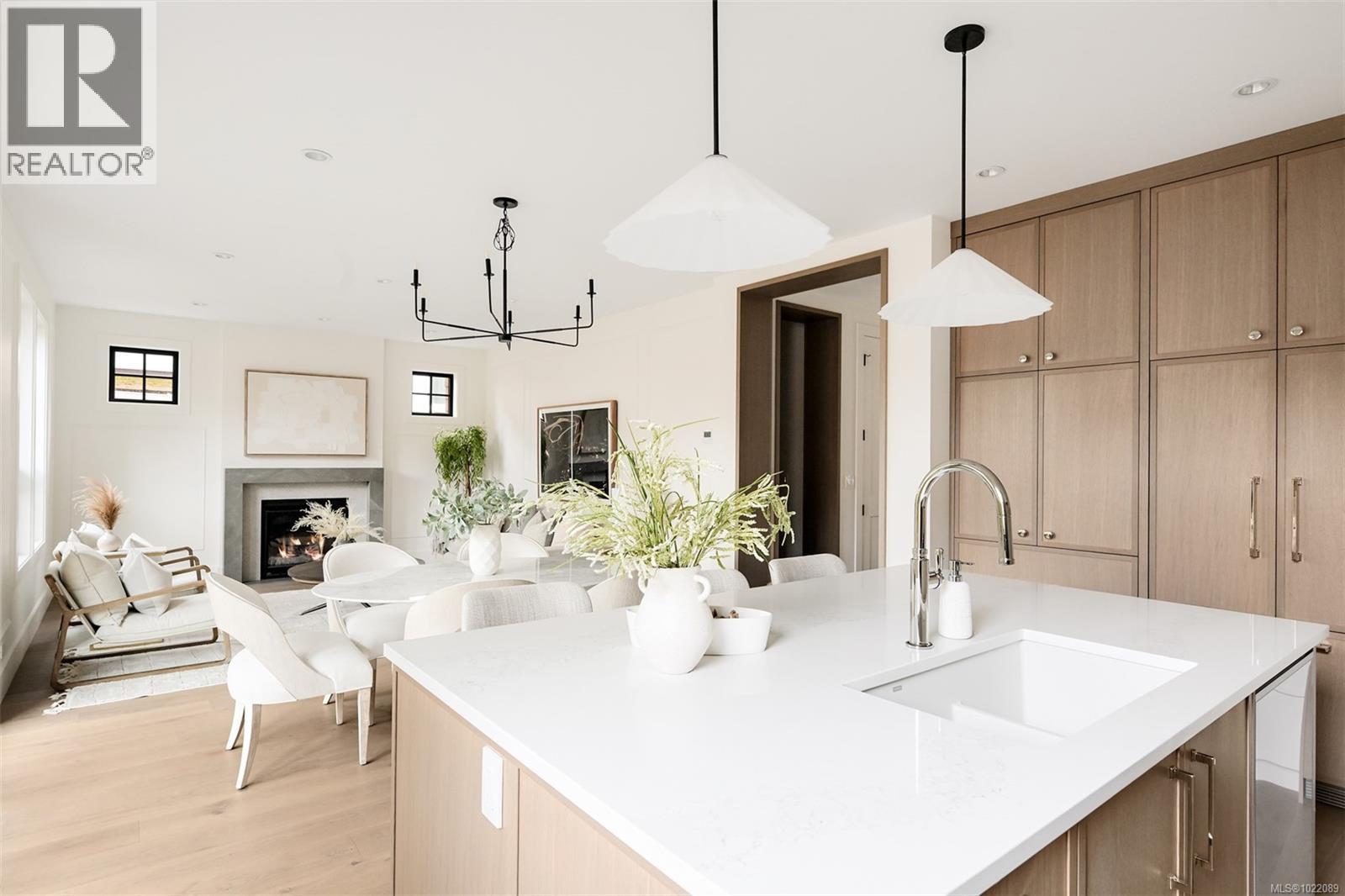 1039 Falkland Rd, Oak Bay