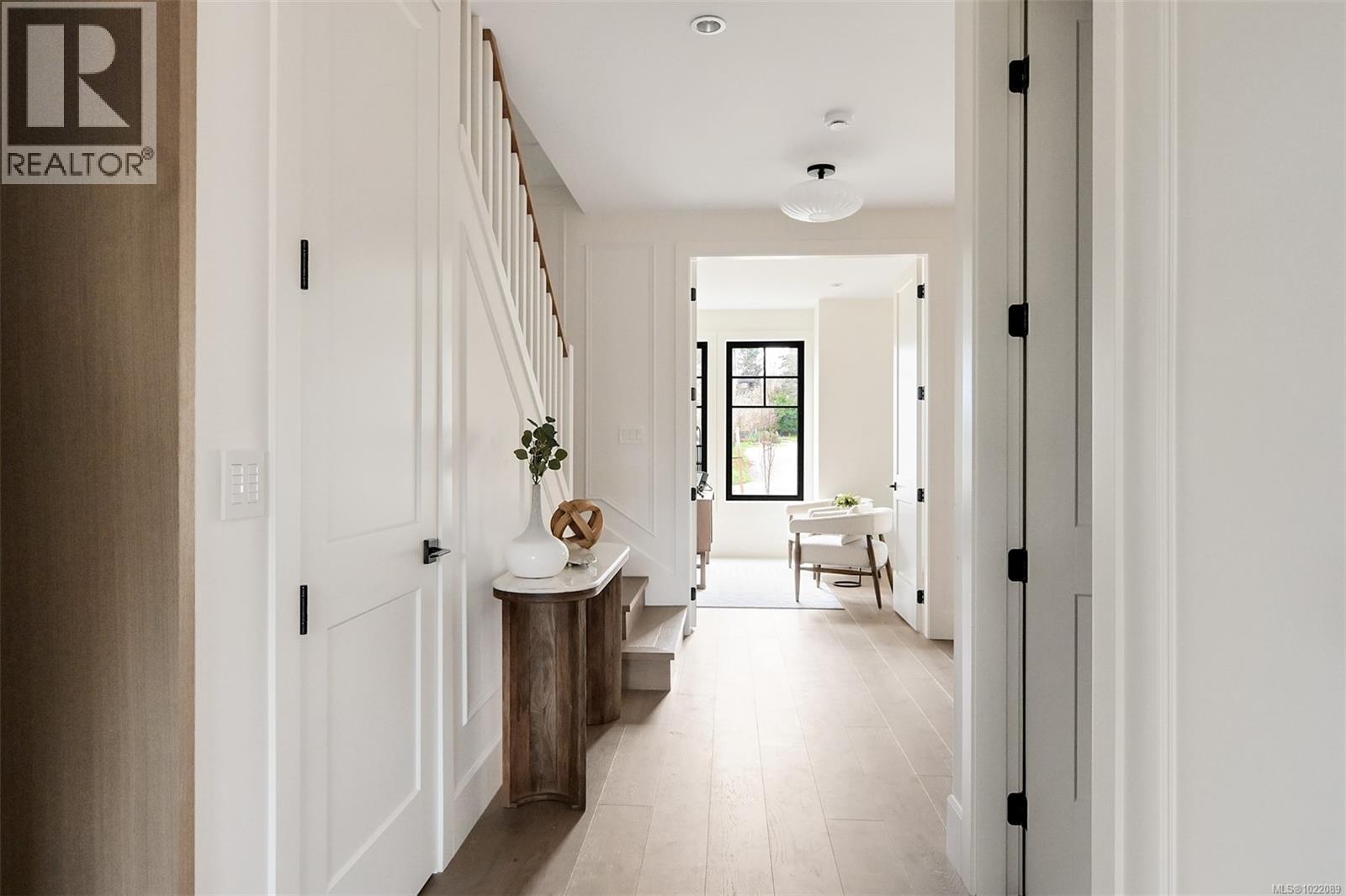 1039 Falkland Rd, Oak Bay