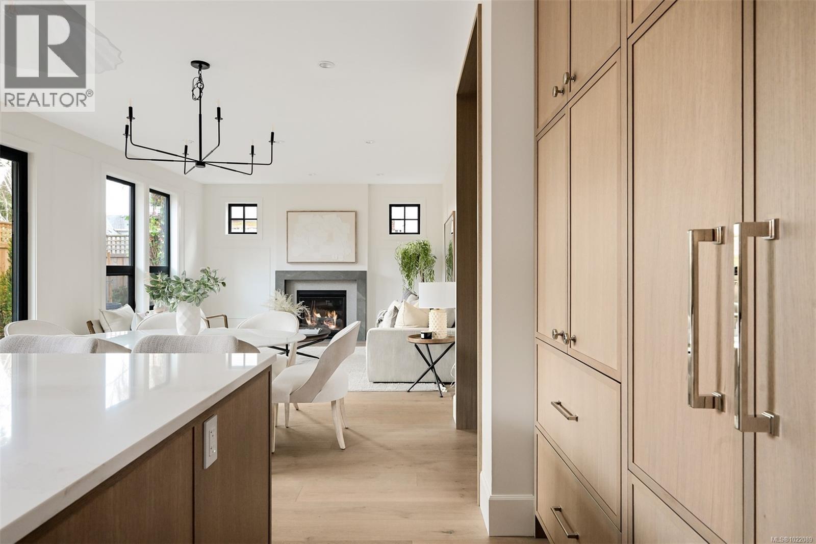 1039 Falkland Rd, Oak Bay