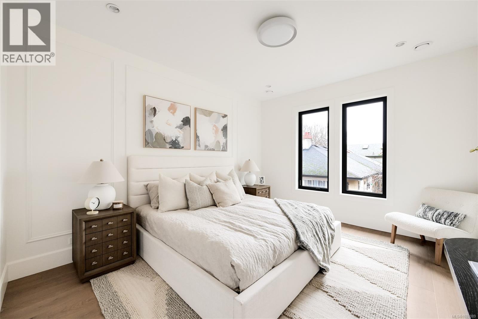 1039 Falkland Rd, Oak Bay