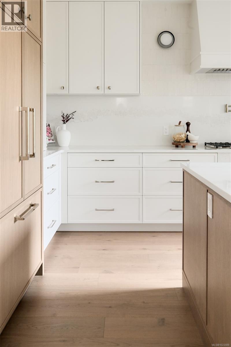 1039 Falkland Rd, Oak Bay