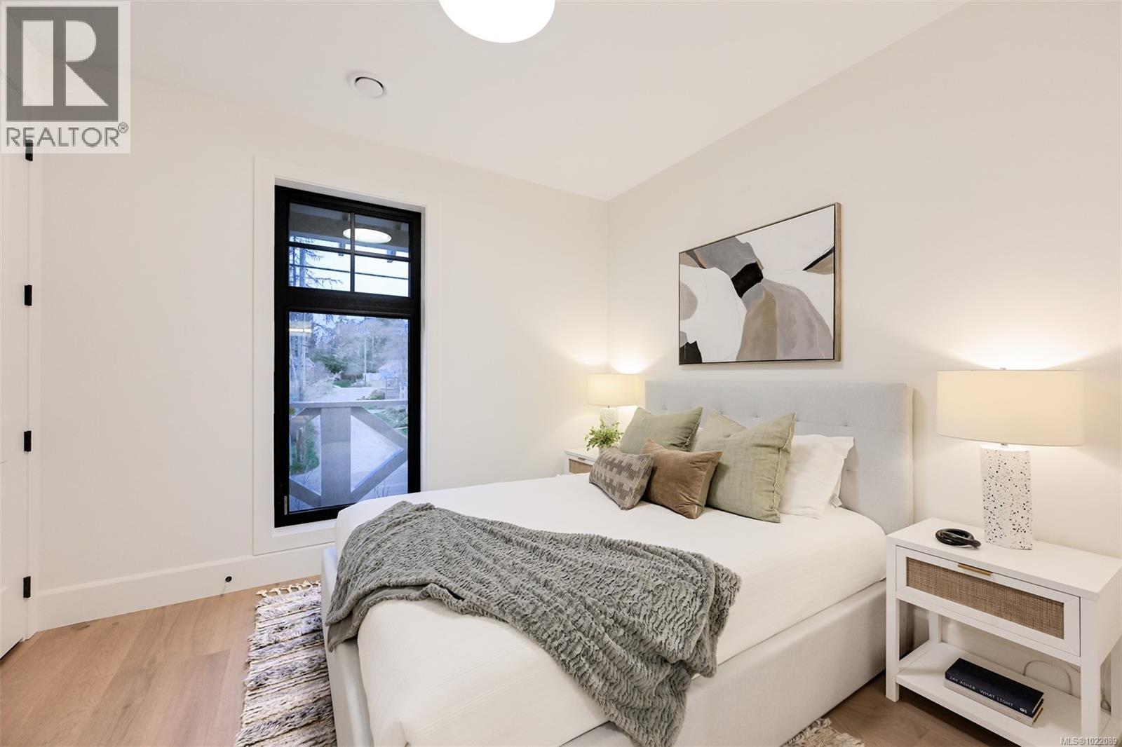 1039 Falkland Rd, Oak Bay