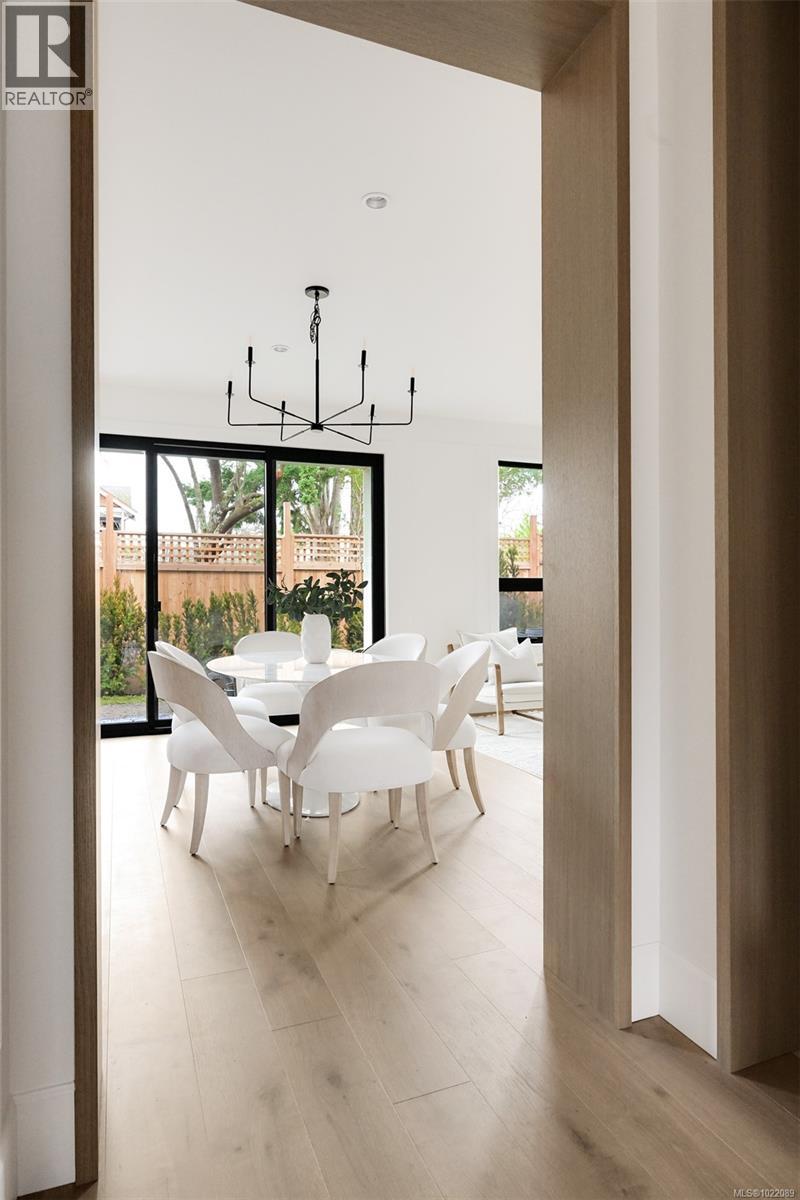 1039 Falkland Rd, Oak Bay