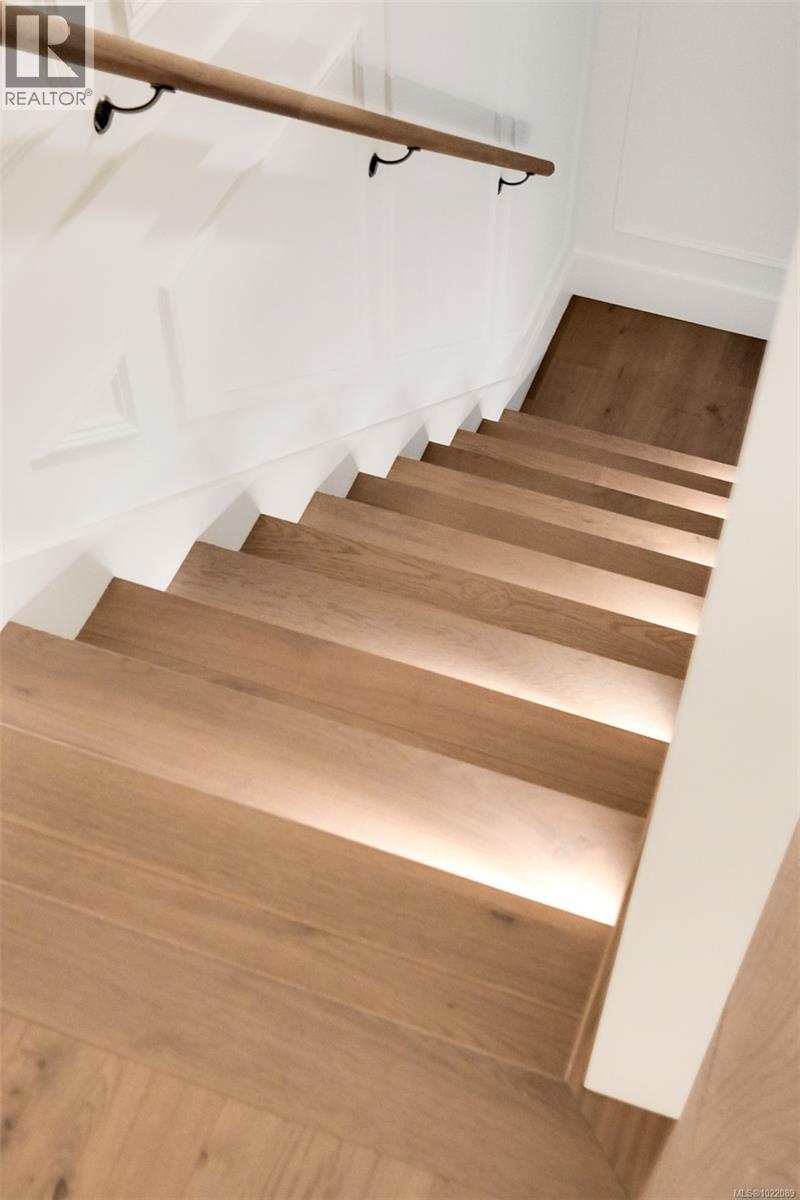 1039 Falkland Rd, Oak Bay