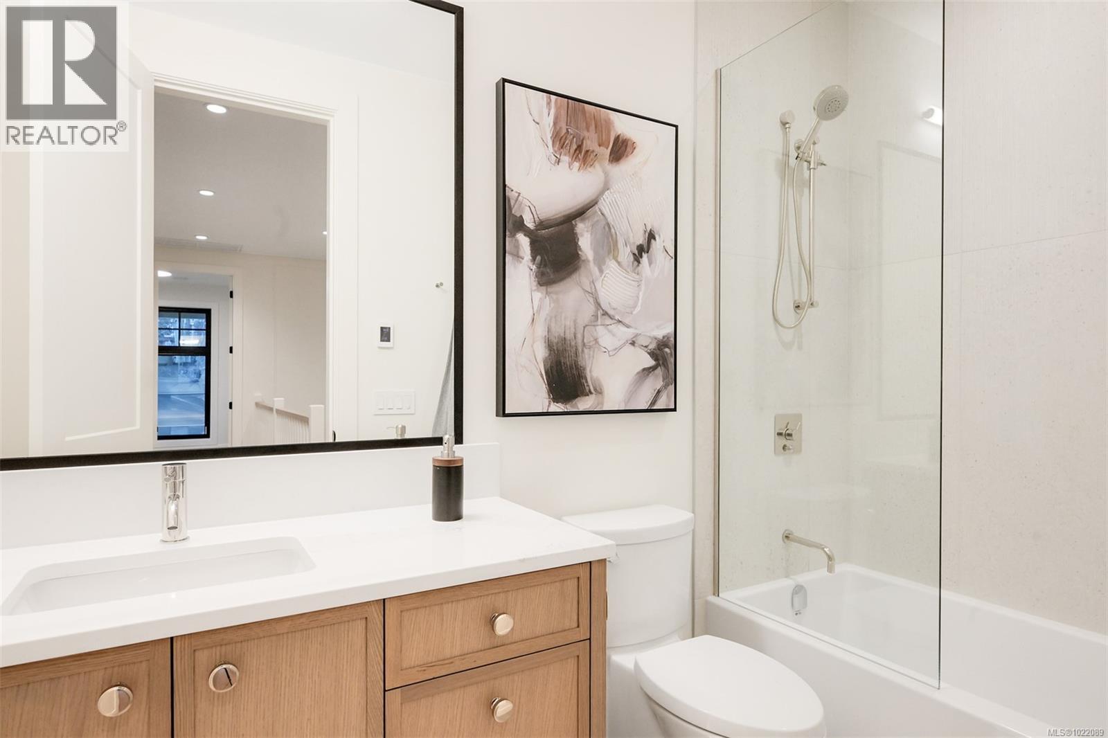 1039 Falkland Rd, Oak Bay