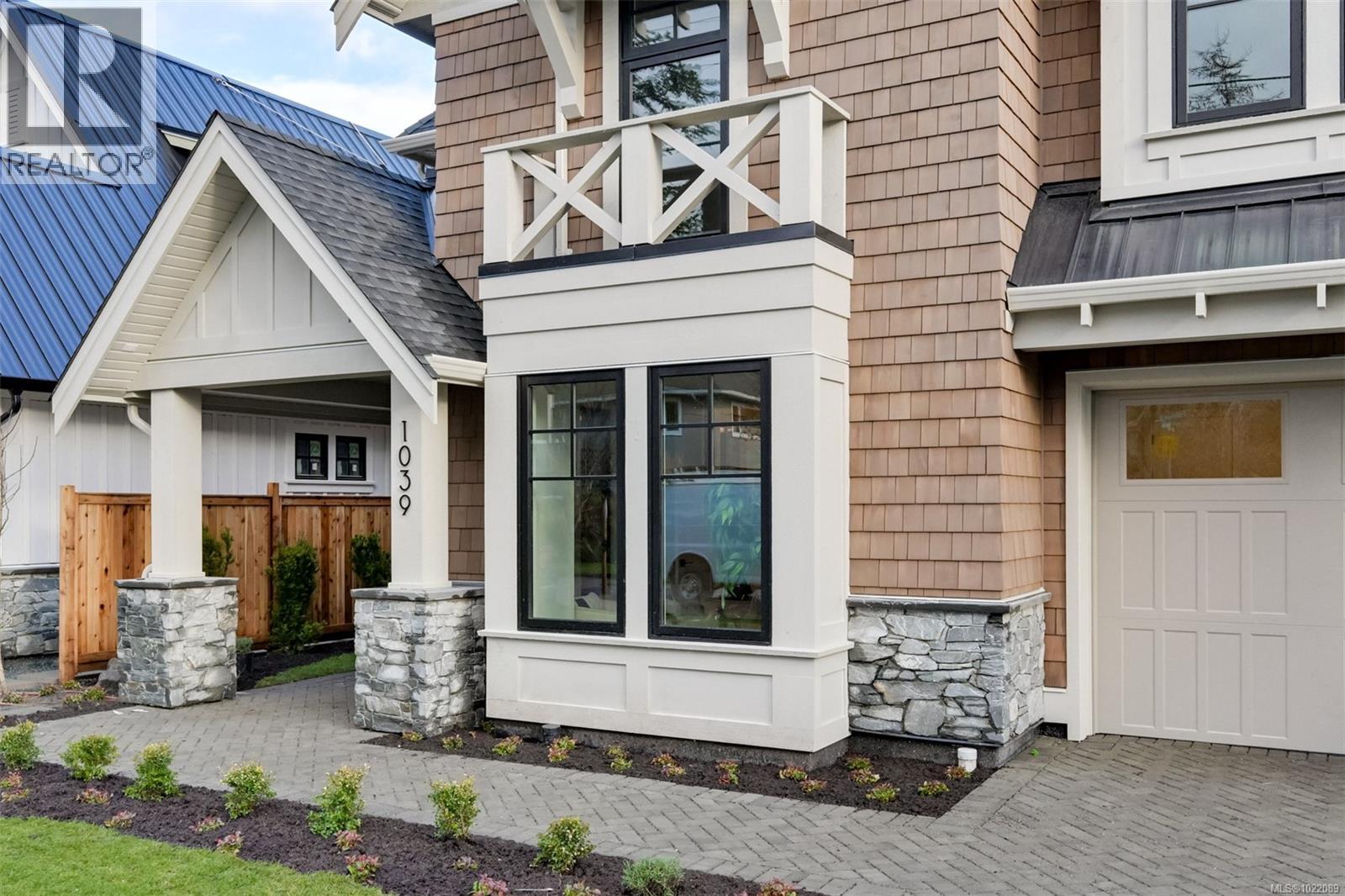 1039 Falkland Rd, Oak Bay