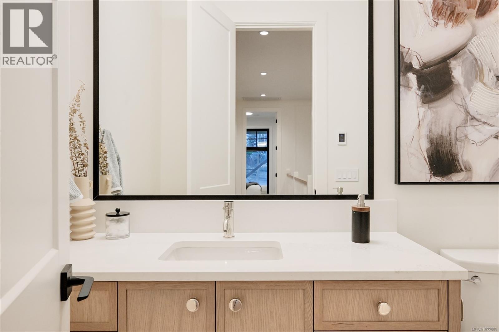 1039 Falkland Rd, Oak Bay