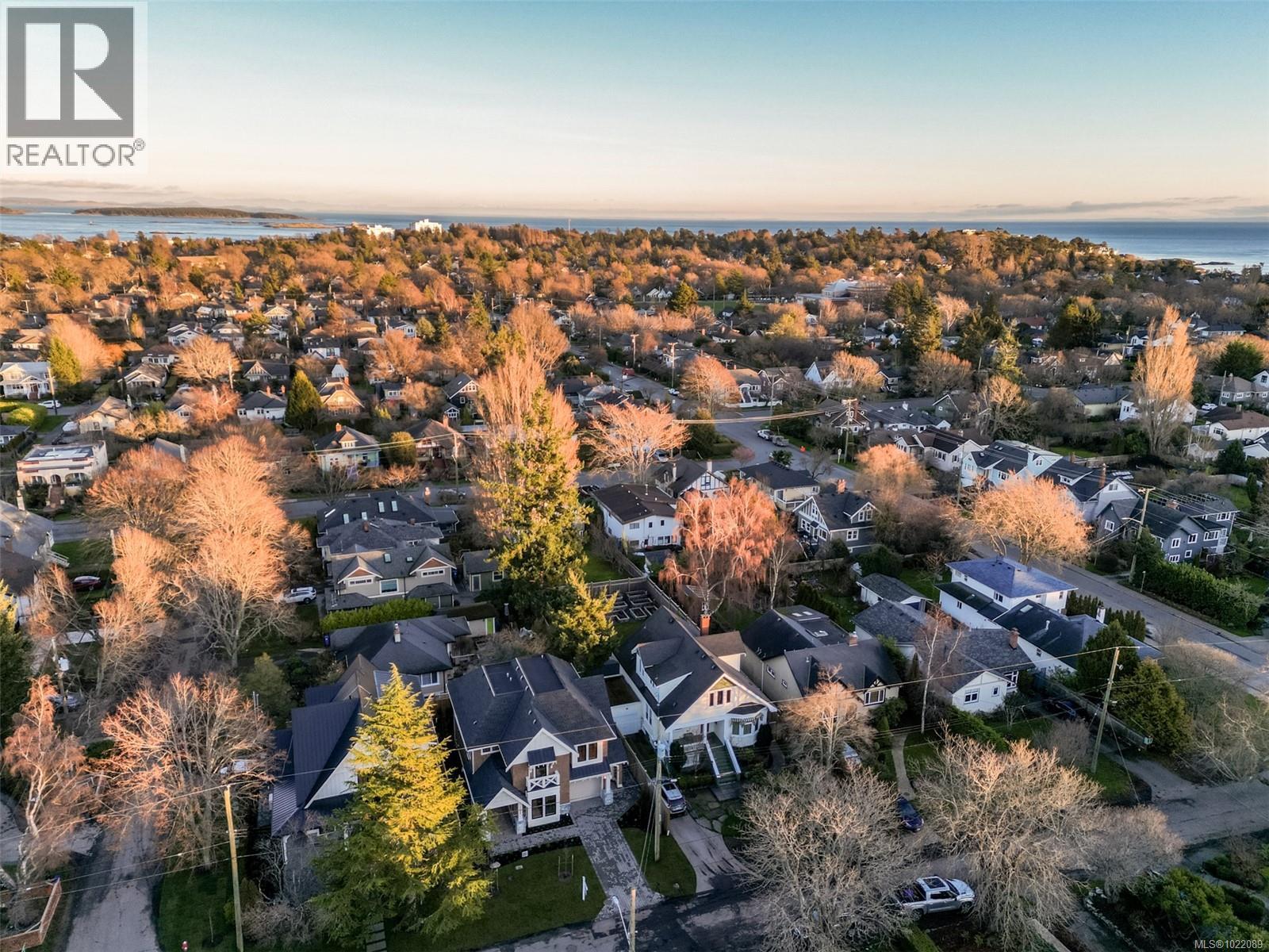 1039 Falkland Rd, Oak Bay