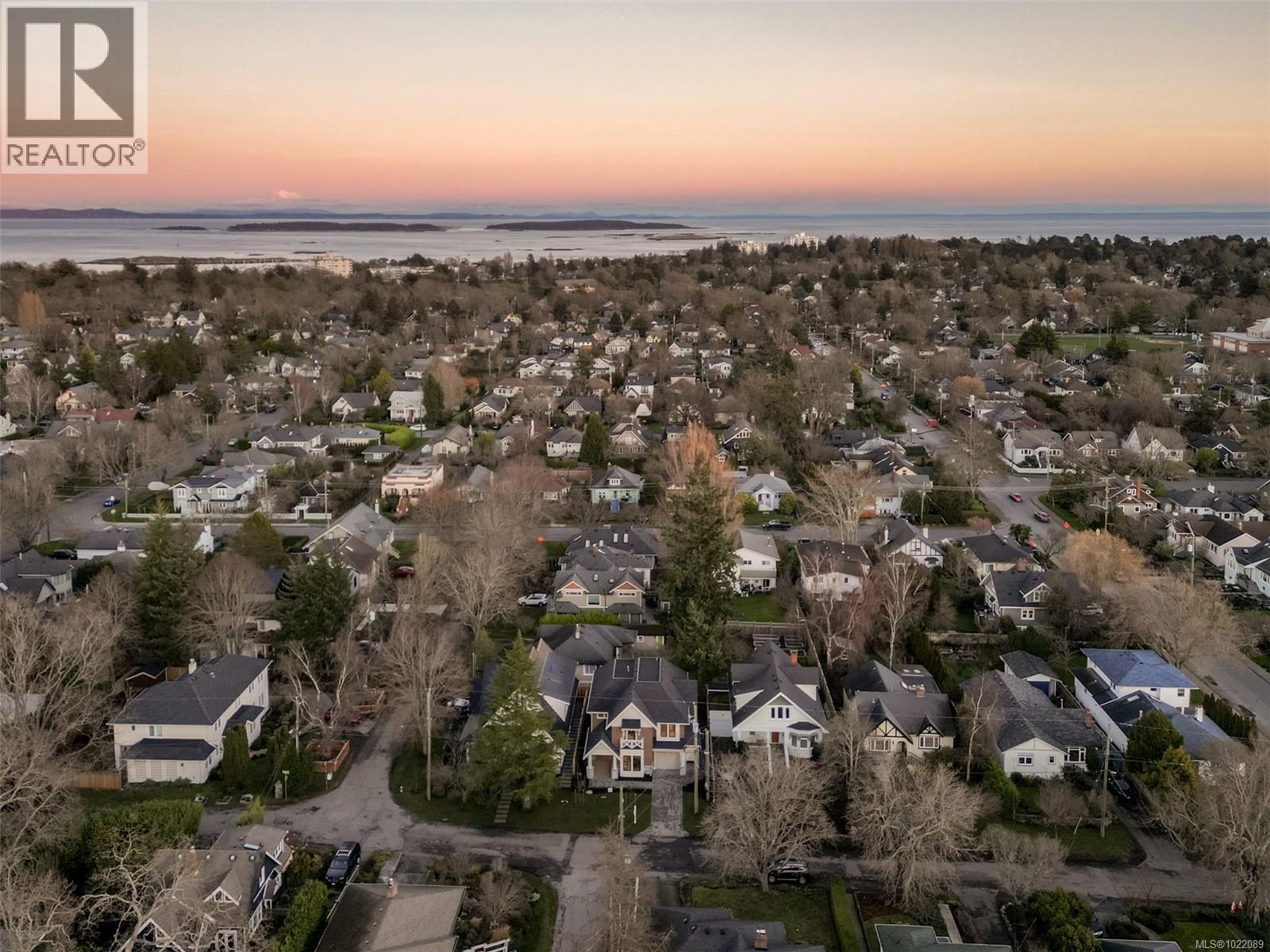 1039 Falkland Rd, Oak Bay