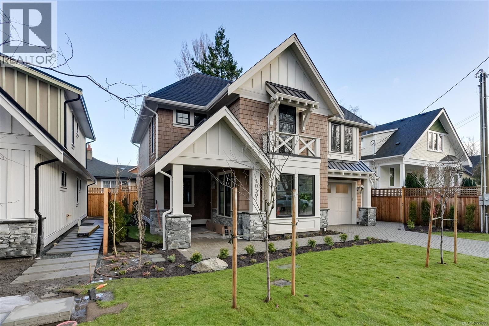 1039 Falkland Rd, Oak Bay