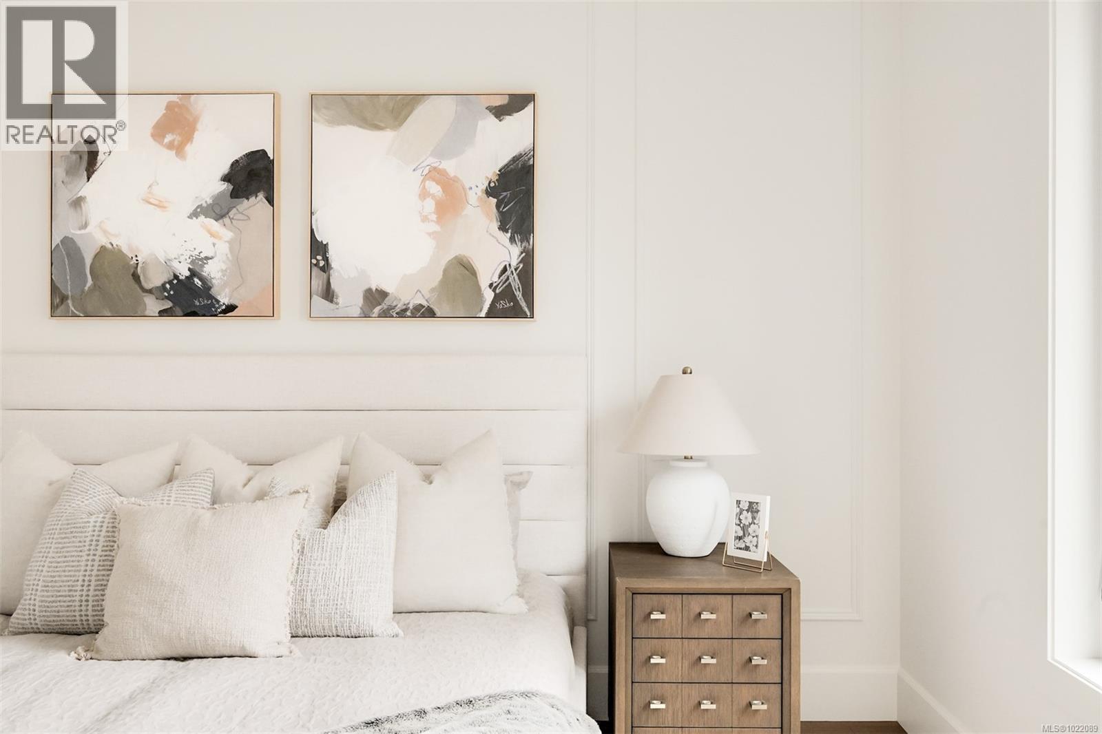 1039 Falkland Rd, Oak Bay