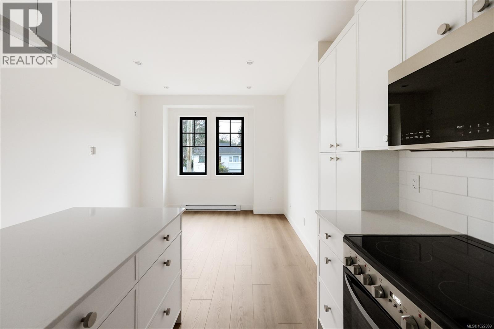 1039 Falkland Rd, Oak Bay