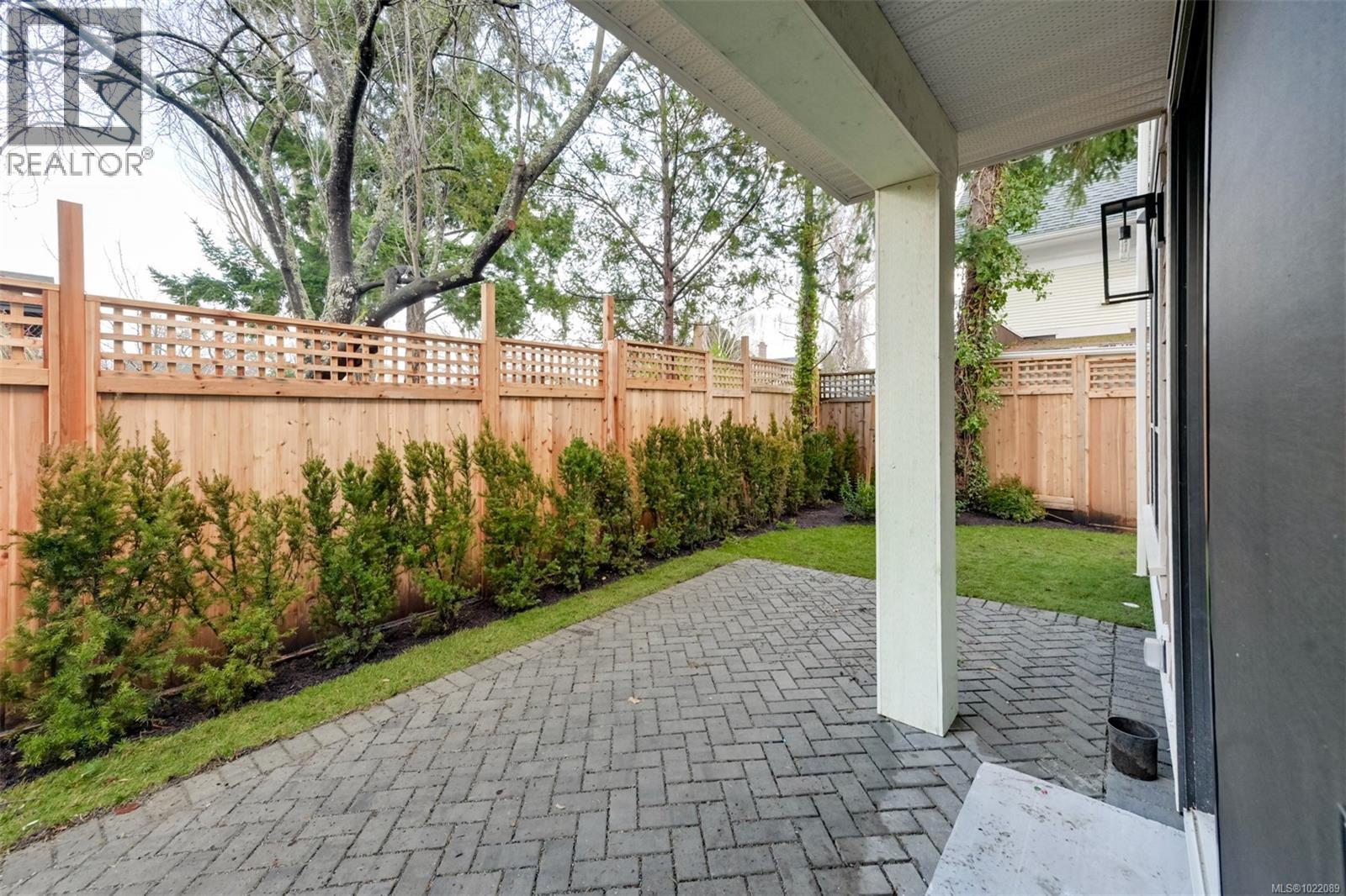 1039 Falkland Rd, Oak Bay