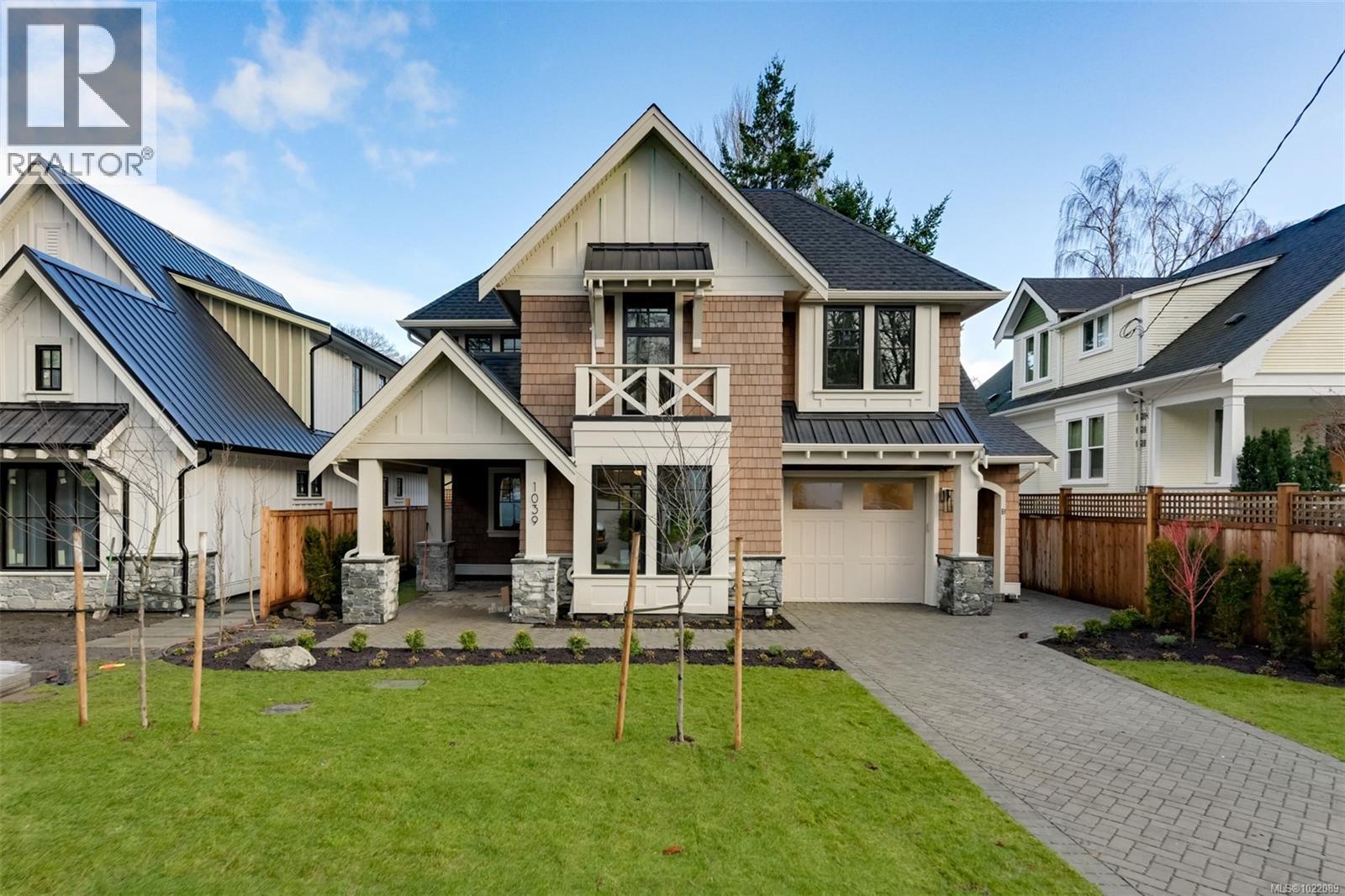 1039 Falkland Rd, Oak Bay