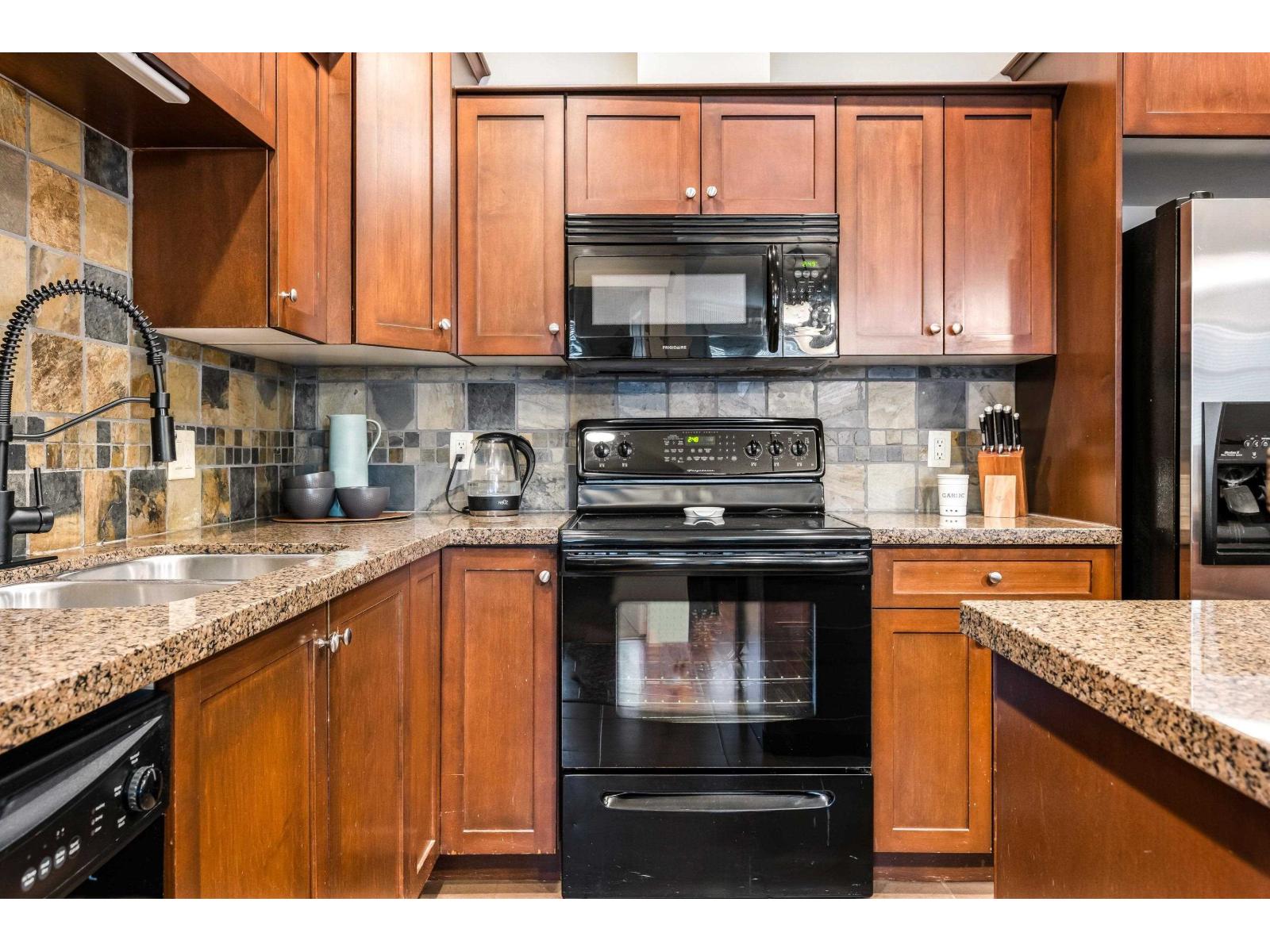 203 45615 BRETT AVENUE, Chilliwack Proper West, Chilliwack