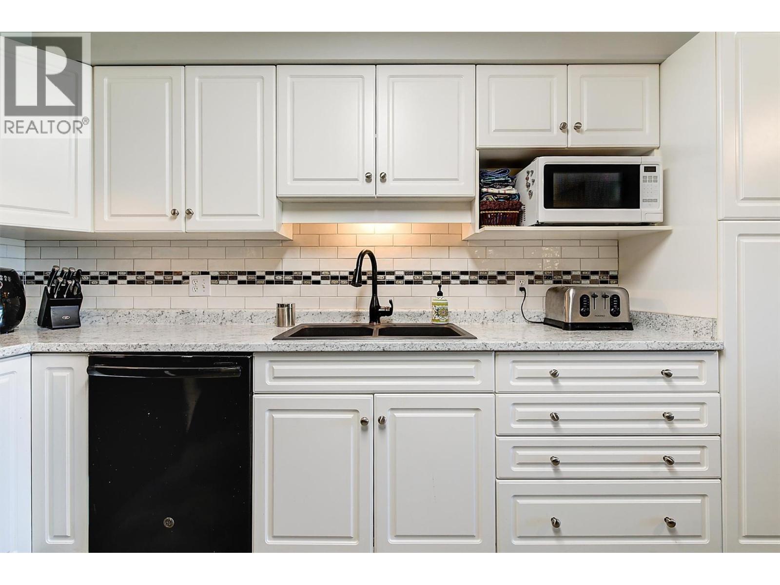 204 265 Froelich Road, Kelowna