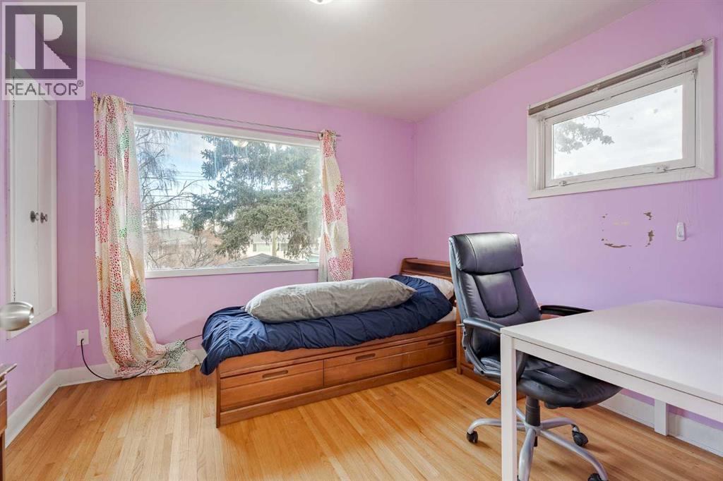 Single Family House 4 Level for Sale in  Capitol Hill Crescent NW Banff Trail Calgary 