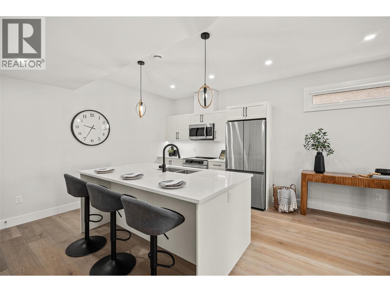 2 943 Fuller Avenue, Kelowna