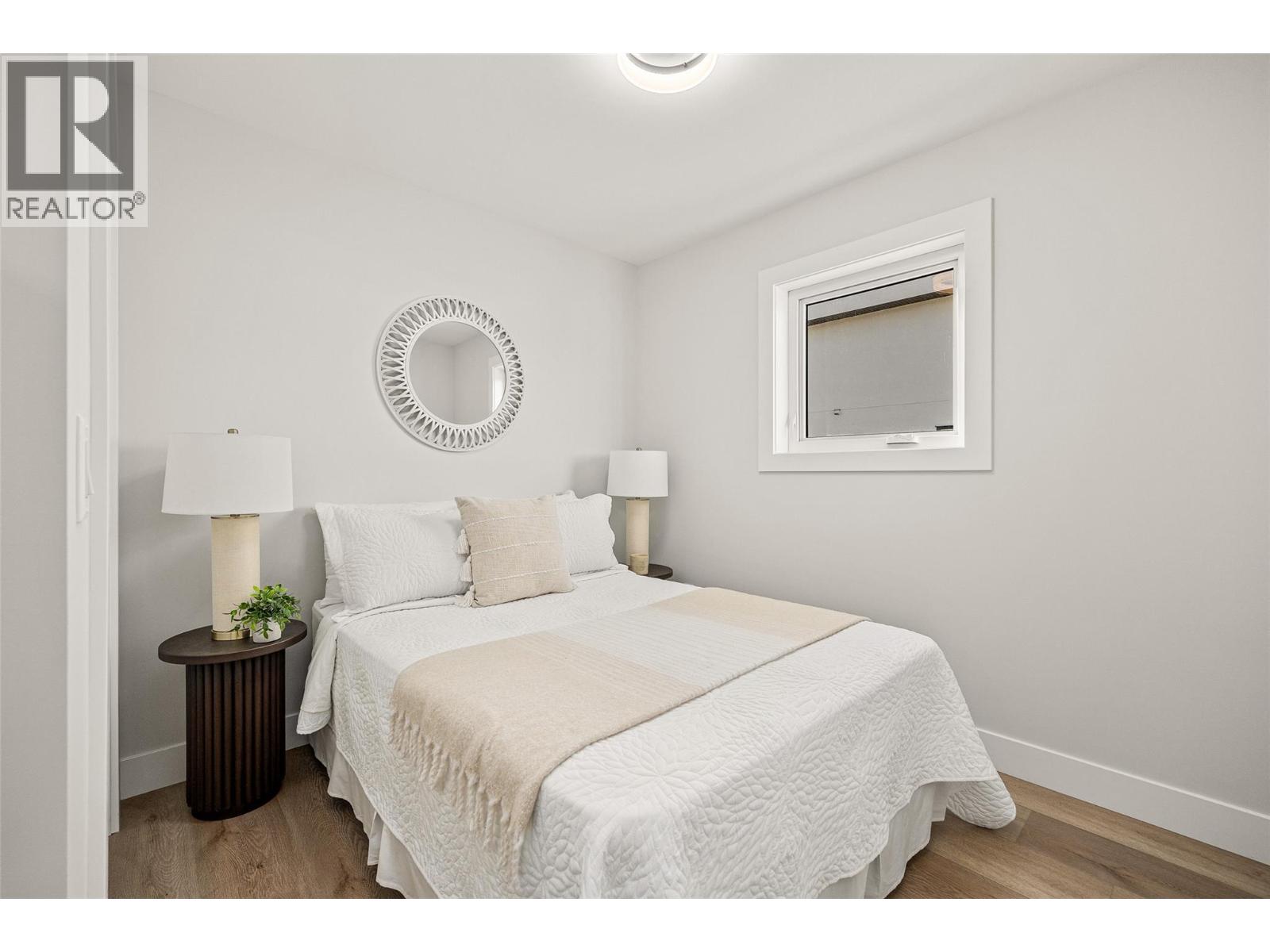 2 943 Fuller Avenue, Kelowna