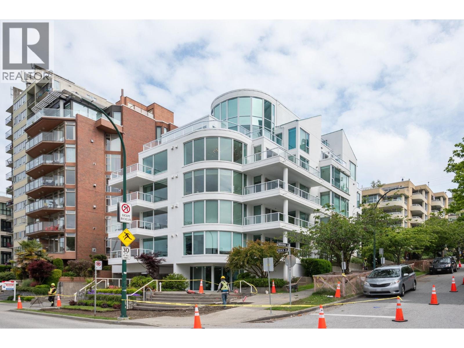 5A 1403 BEACH AVENUE, Vancouver