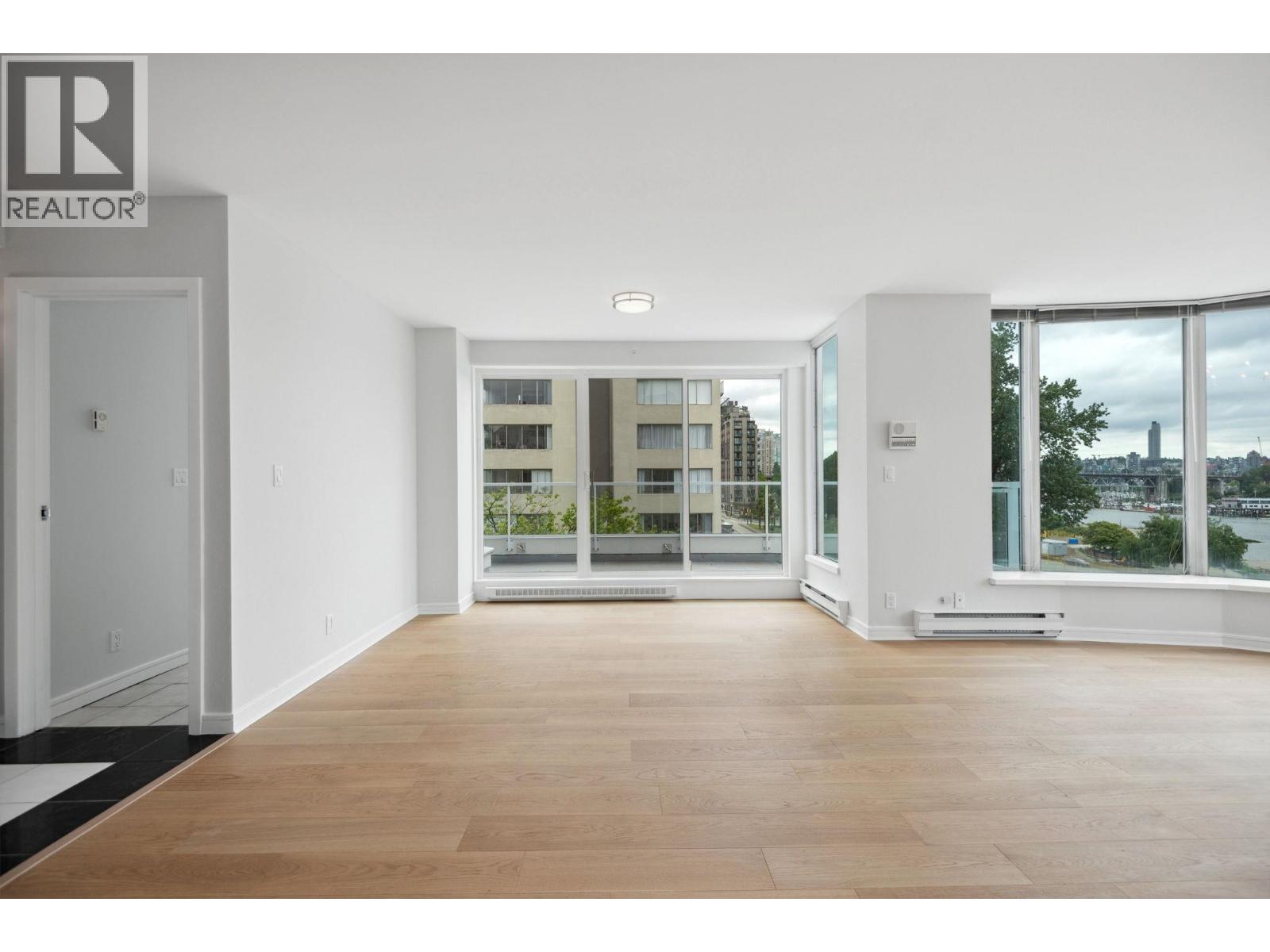 5A 1403 BEACH AVENUE, Vancouver