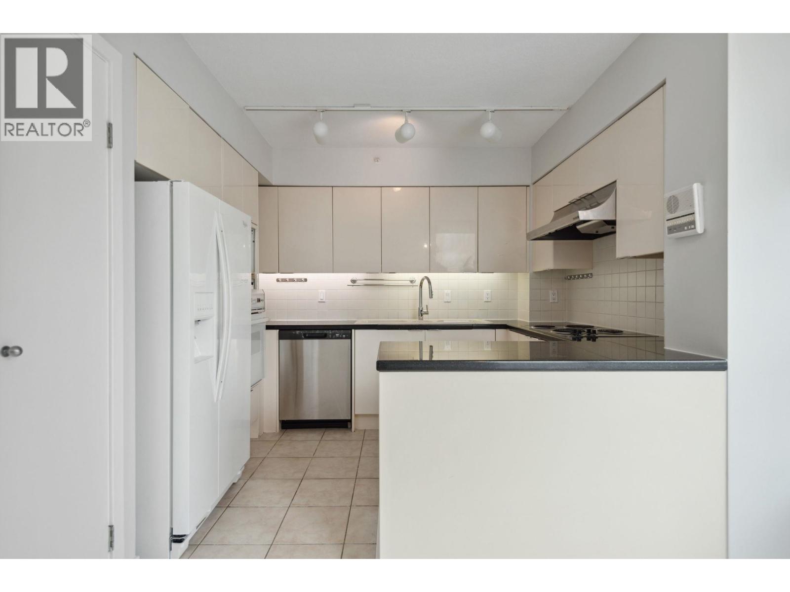 5A 1403 BEACH AVENUE, Vancouver