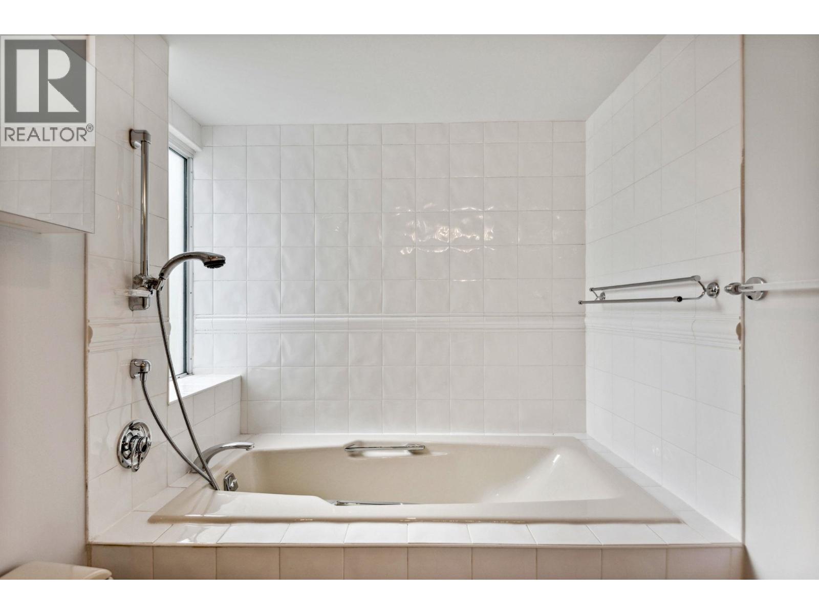 5A 1403 BEACH AVENUE, Vancouver