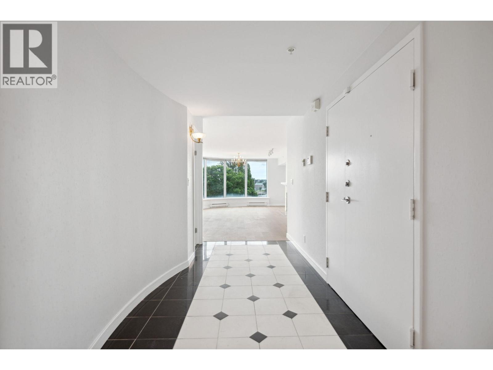 5A 1403 BEACH AVENUE, Vancouver