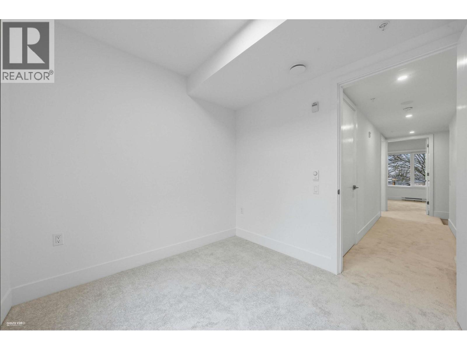 202 2075 E 1ST AVENUE, Vancouver