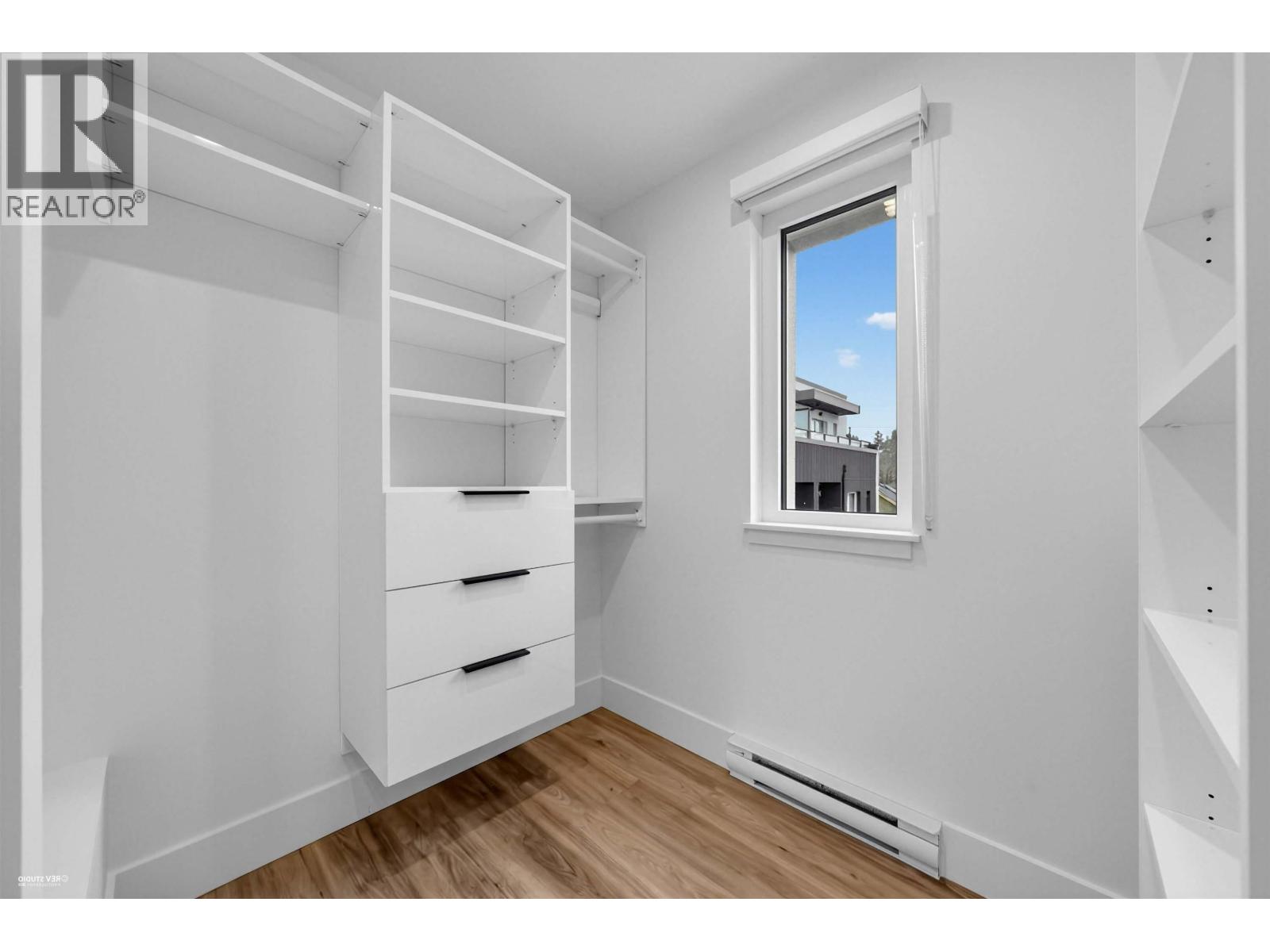 202 2075 E 1ST AVENUE, Vancouver