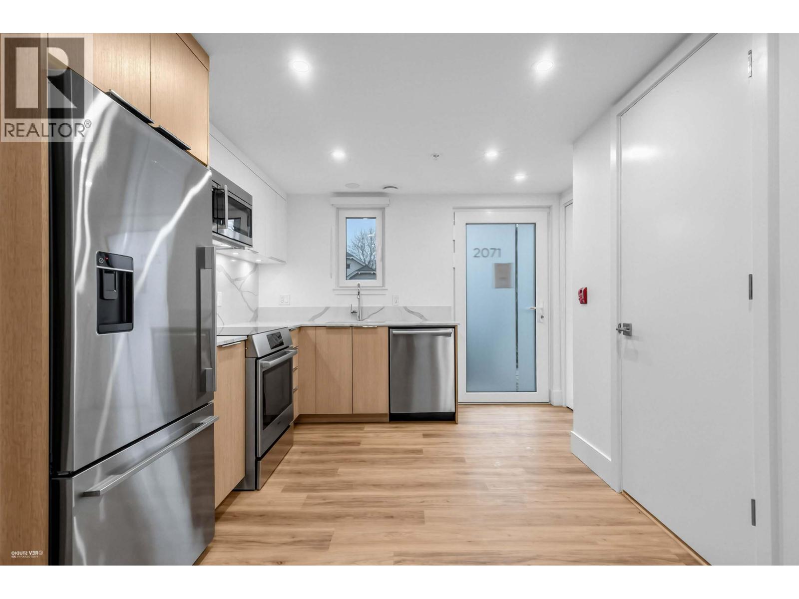 202 2075 E 1ST AVENUE, Vancouver