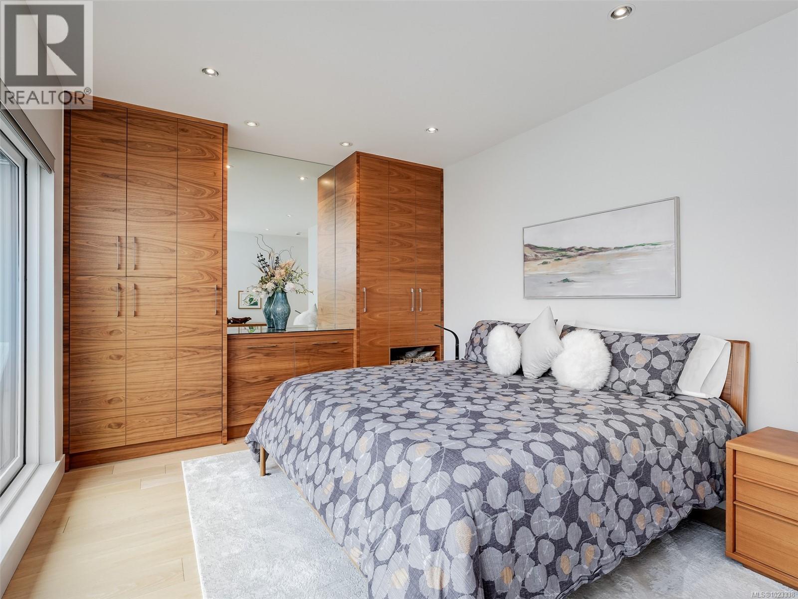  10303 Resthaven Drive, Sidney