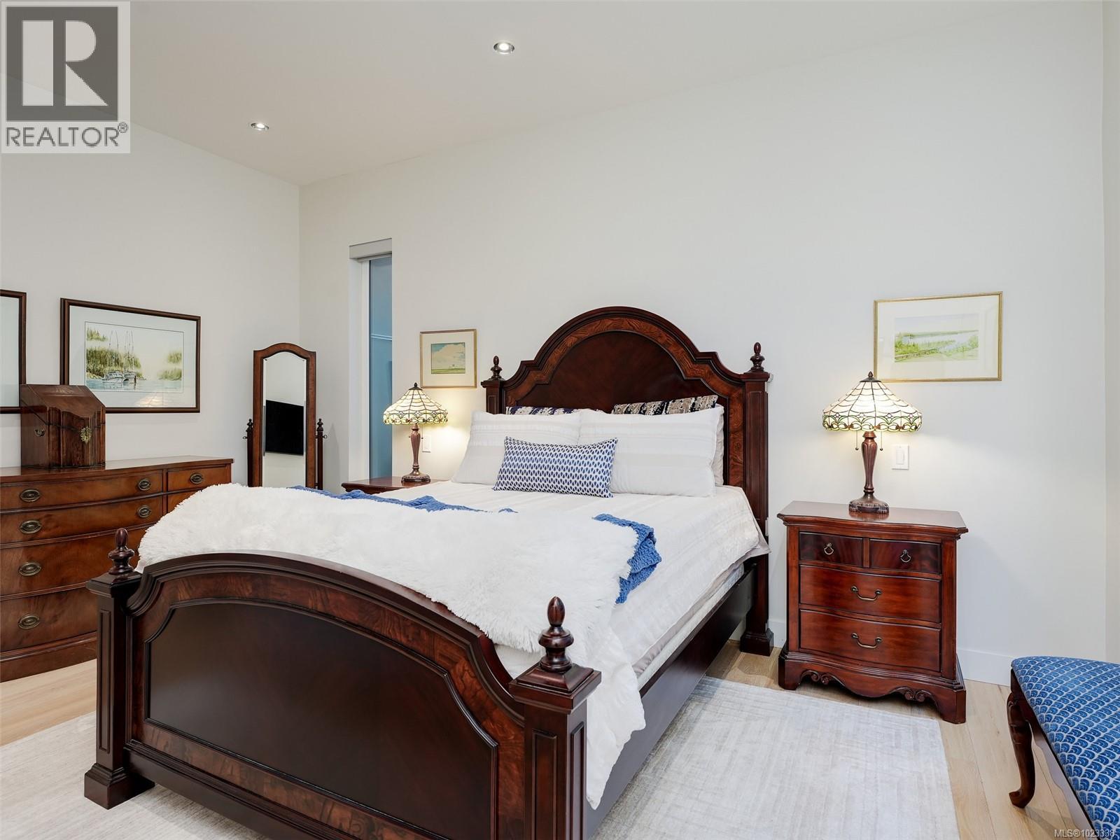  10303 Resthaven Drive, Sidney