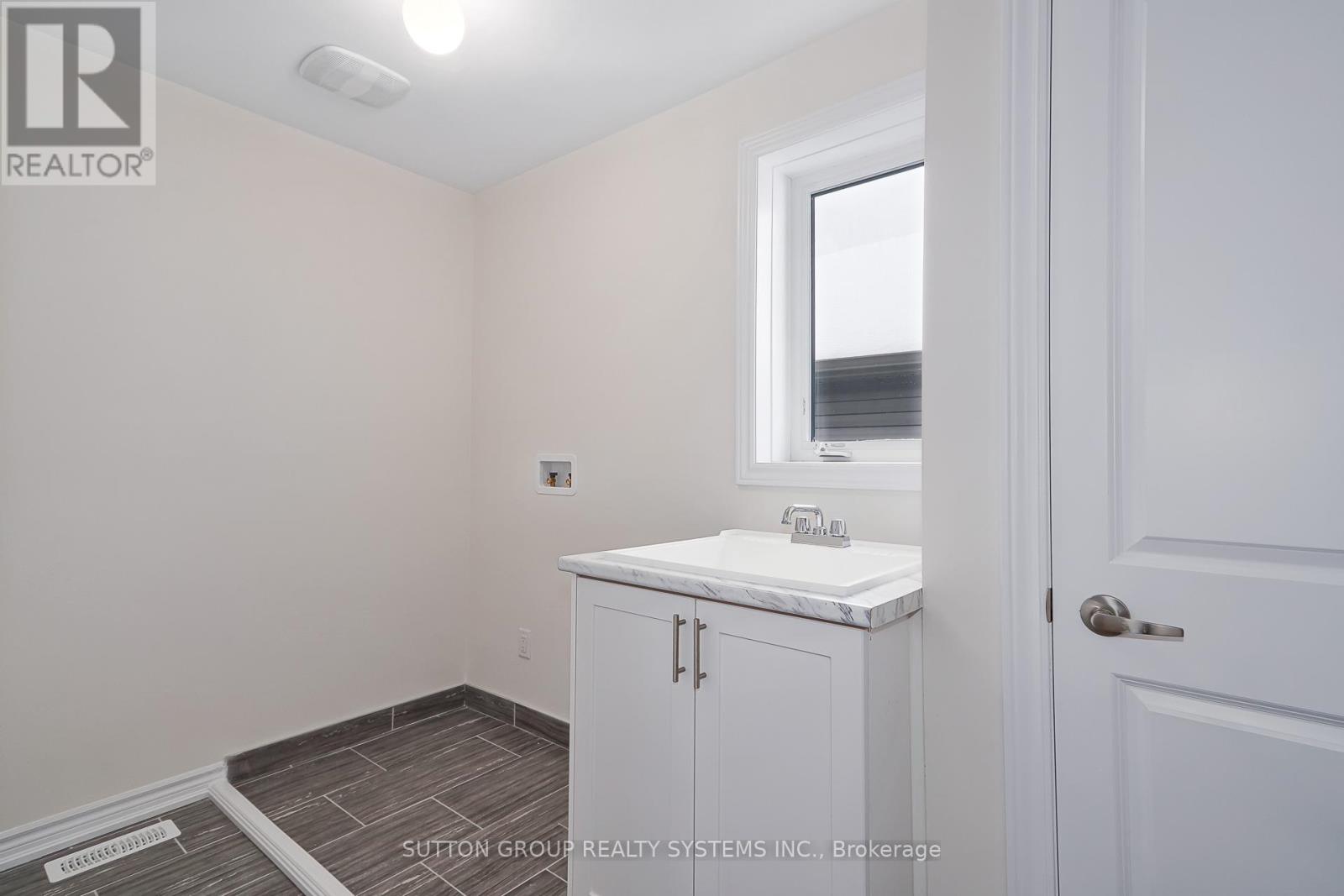 187 ROSANNE CIRCLE - 20