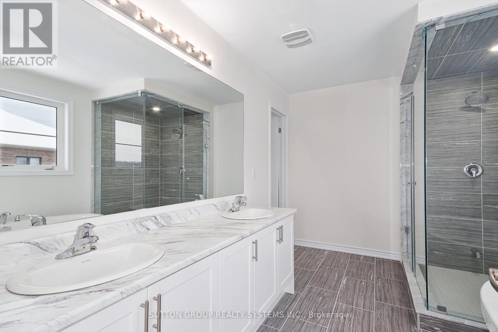 187 ROSANNE CIRCLE - 24