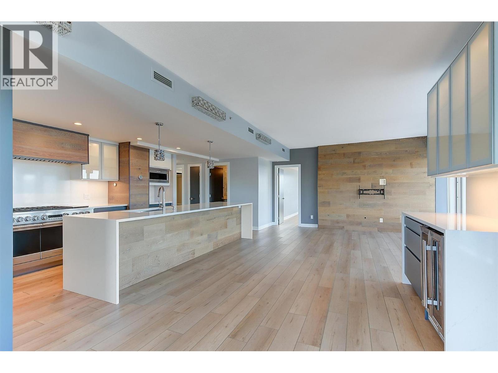 1209 1160 Bernard Avenue, Kelowna