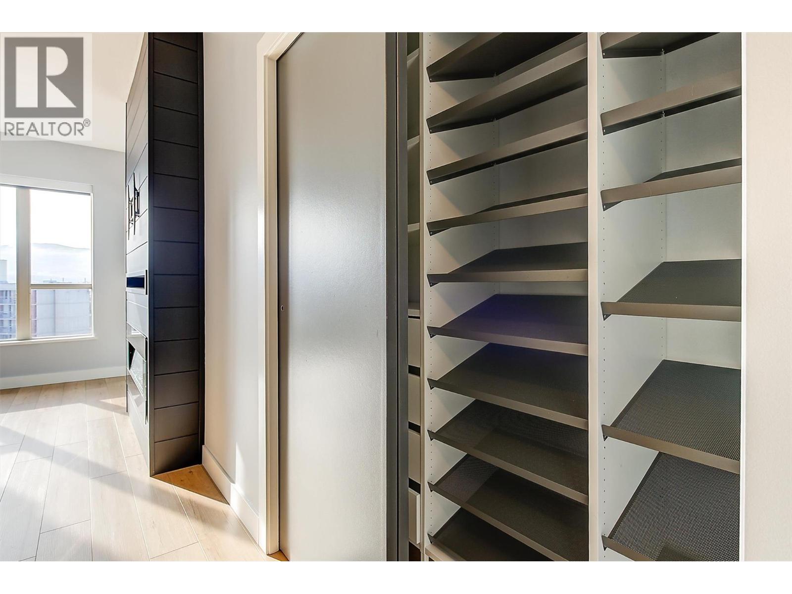 1209 1160 Bernard Avenue, Kelowna