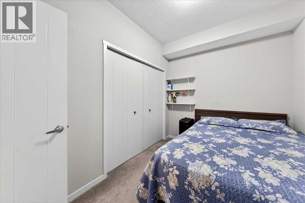 #101 20 SETON PARK SE - 24